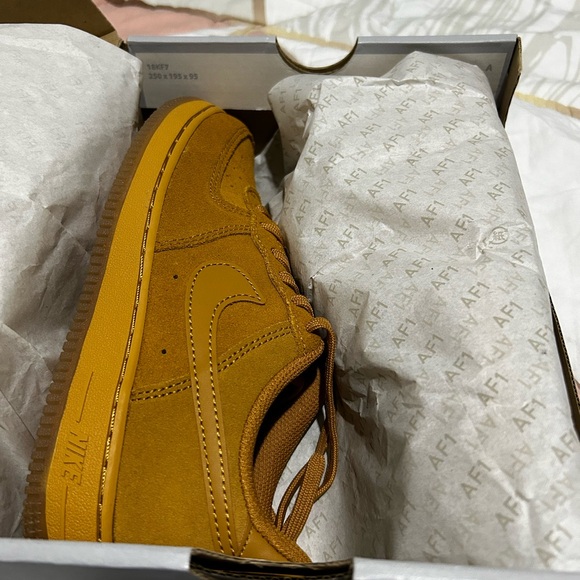 Force1 Kids Sneakers in Tan - Picture 1 of 3